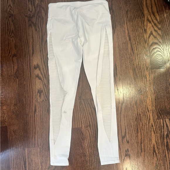 ALO white leggings with mesh cut out on side of the legs - Picture 1 of 6